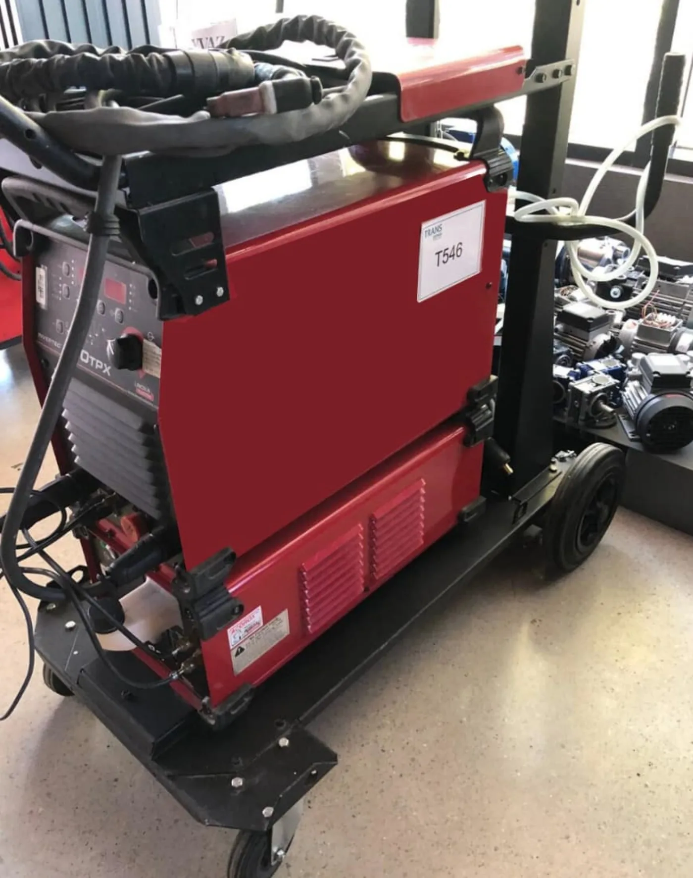 400TPX Lincoln Welding Machine (with Accessories)
