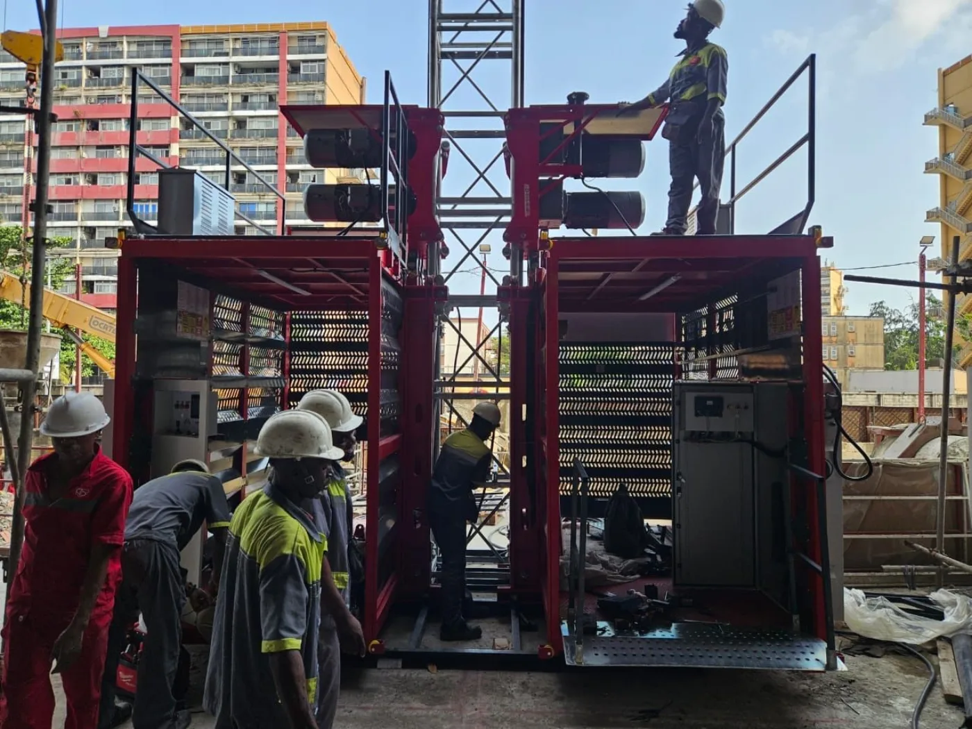 Passenger & Material Hoist