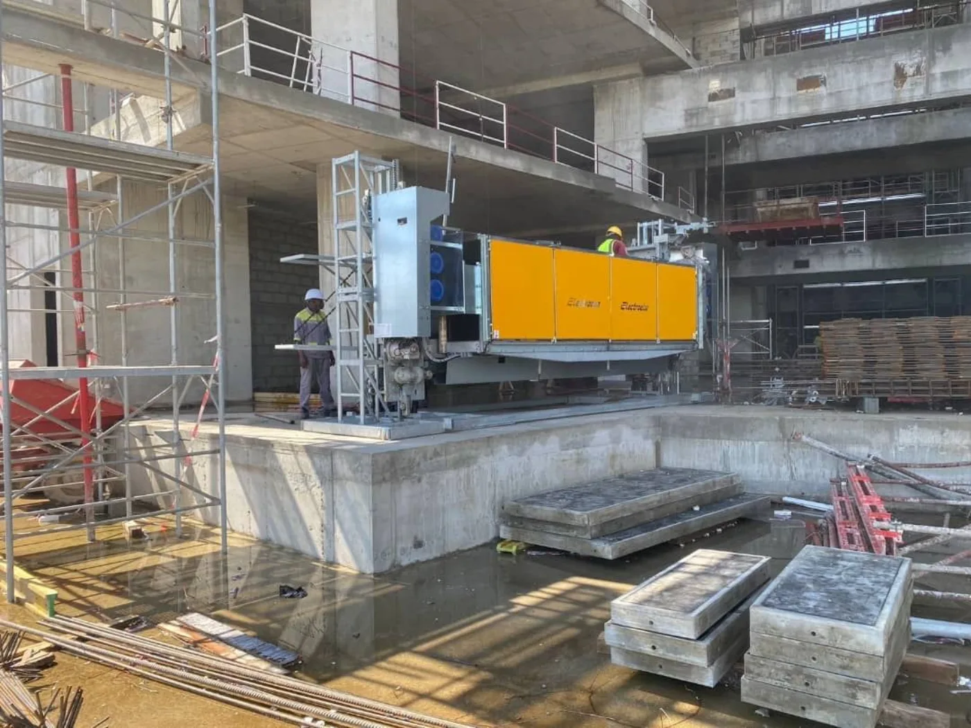 Passenger & Material Hoist